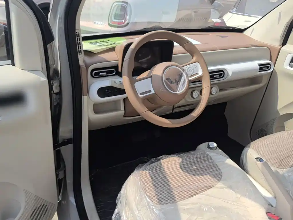 Wuling MINIEV — миниатюра 11
