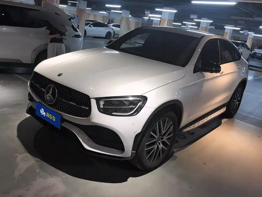 奔驰GLC轿跑 2023款 GLC 260 4MATIC 轿跑SUV 2023