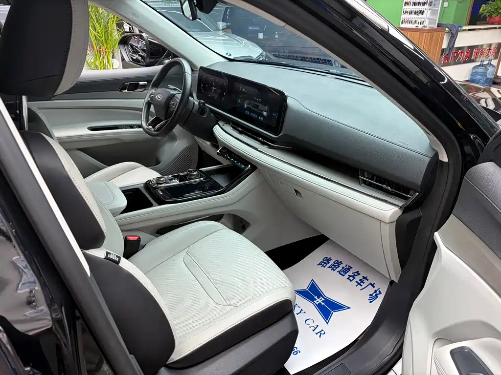 Ford Equator Sport — миниатюра 11