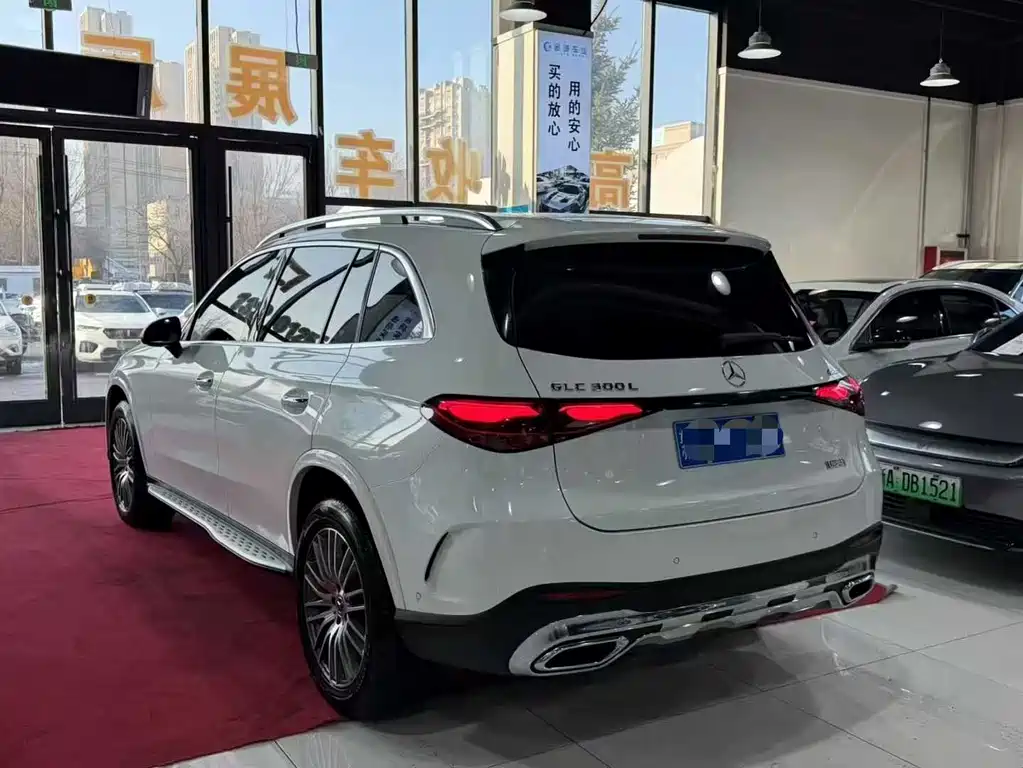 MERCEDES-BENZ GLC