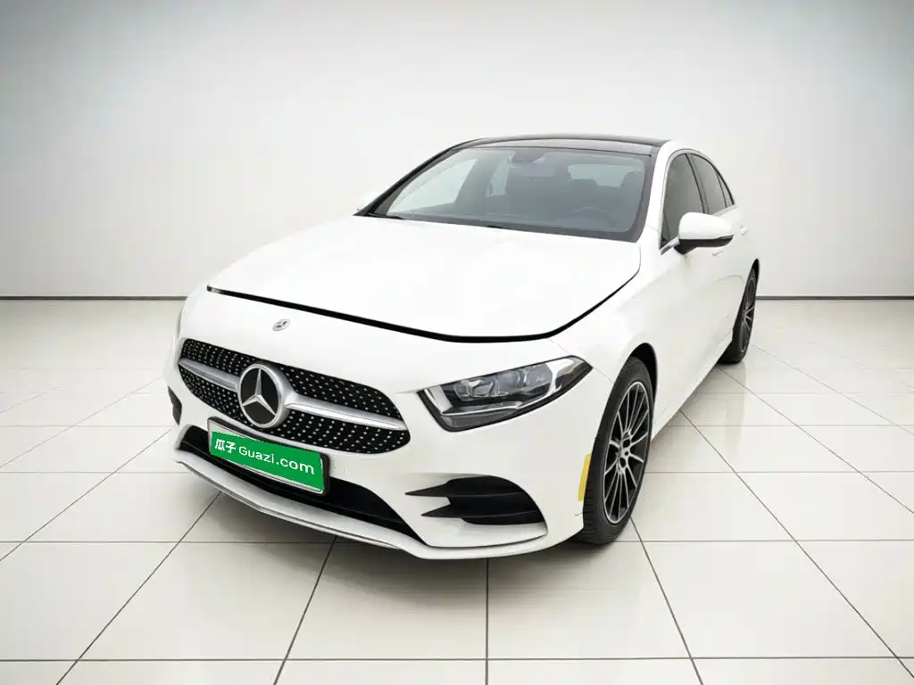 奔驰A级 2022款 改款 A 180 L 运动轿车 2023