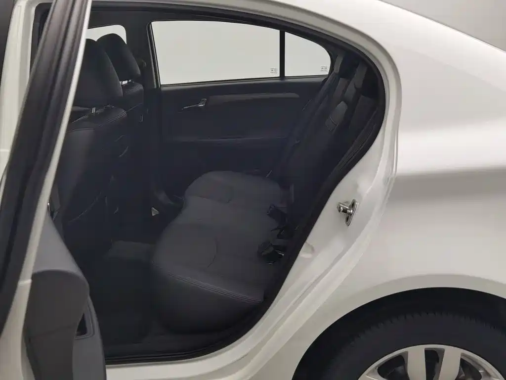 Roewe 350 — миниатюра 15