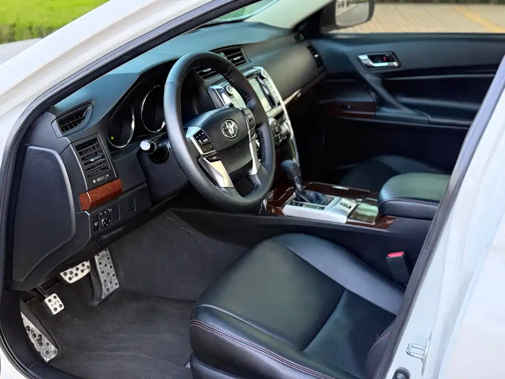 Toyota Reiz 2013 2.5S