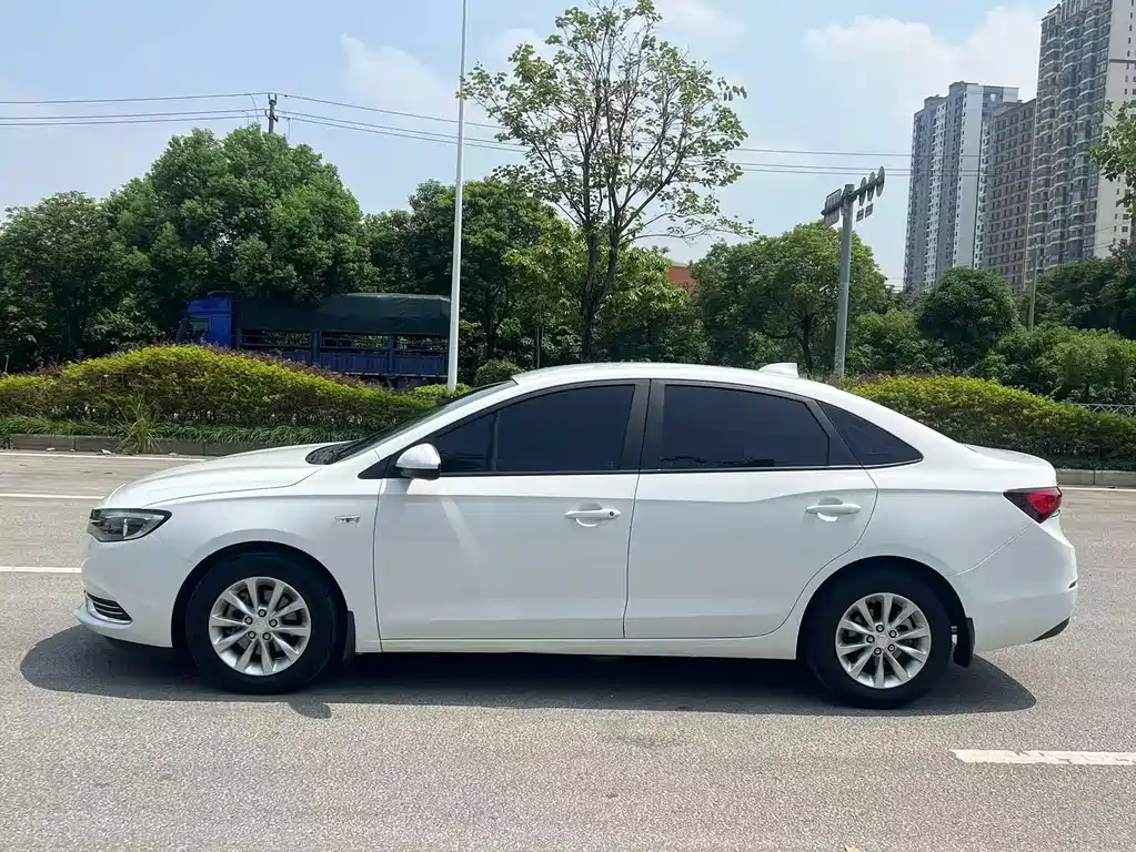 Buick Excelle — миниатюра 4