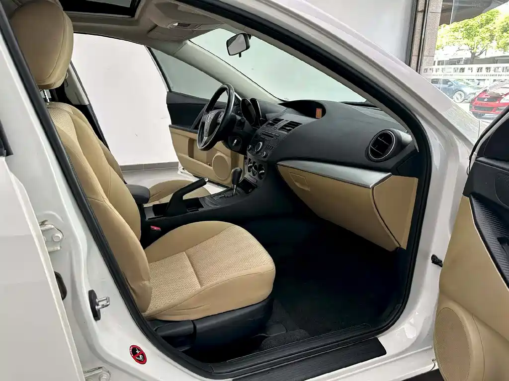 Mazda 3 Xingcheng Sedan 1.6L Auto Comfort Type, фото 4