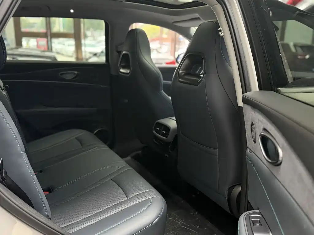 BYD SEA LION 07 DM I