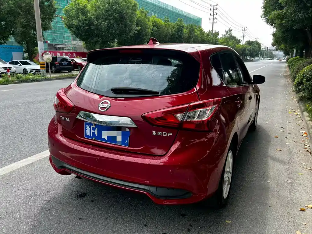 Nissan Tiida — миниатюра 8
