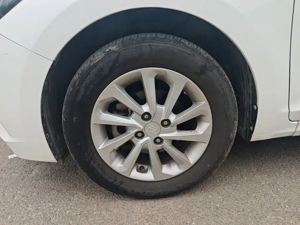 Hyundai Verna — миниатюра 23