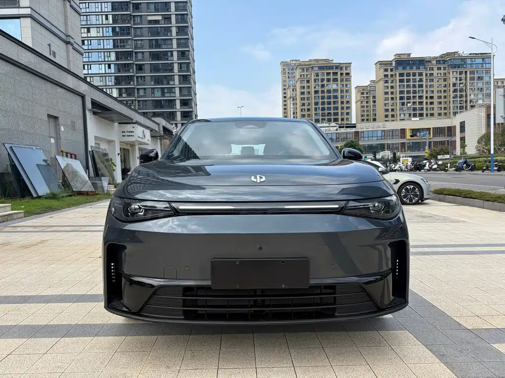 Leapmotor Leapmotor C10 — миниатюра 2
