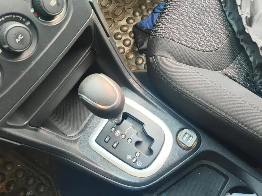 Peugeot 308 — миниатюра 16