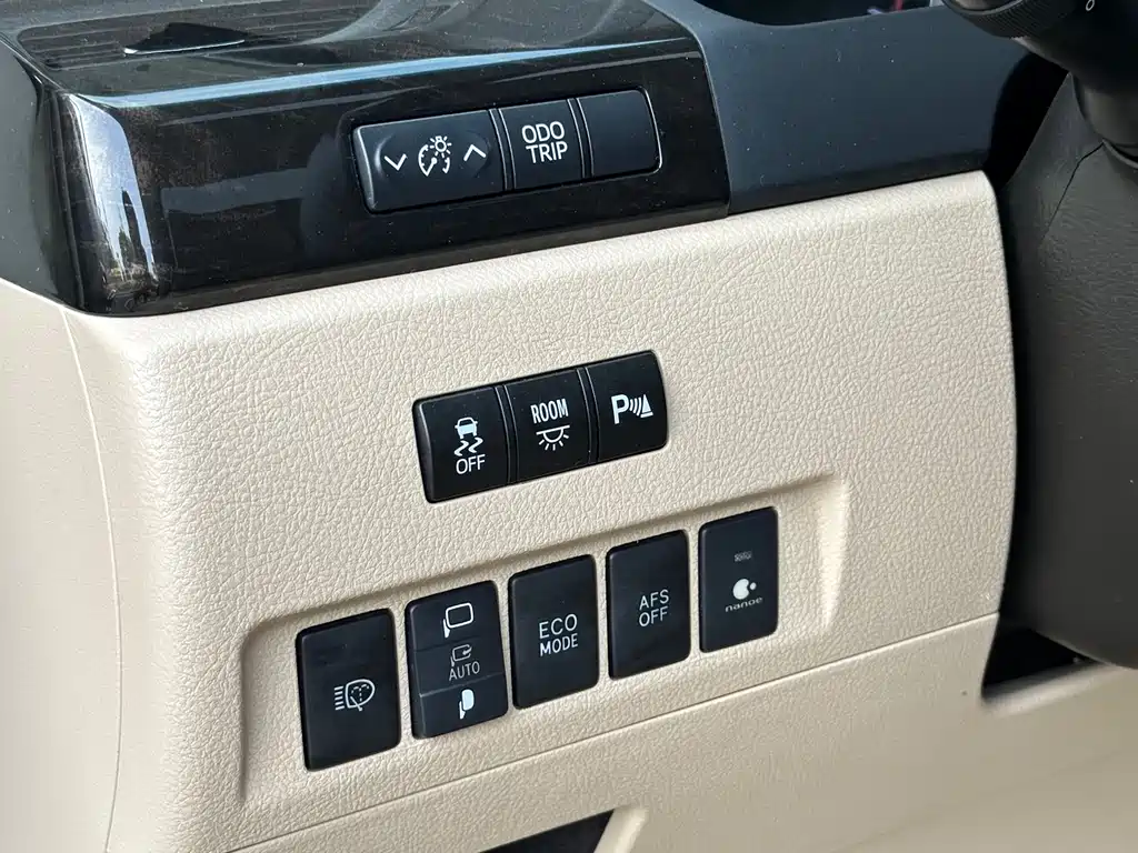Toyota Alphard 2012 3.5L Luxury