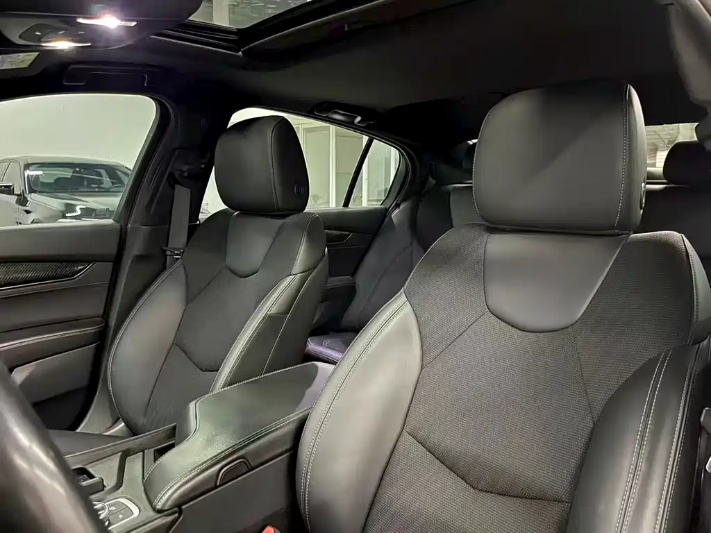Cadillac CT5 — миниатюра 8