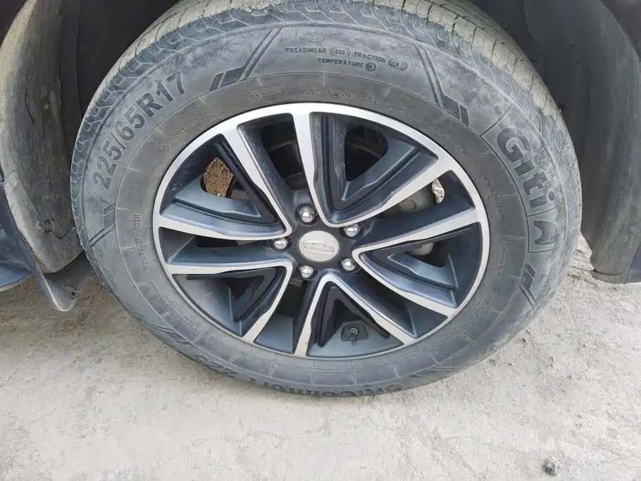 Geely Vision X6 — миниатюра 6