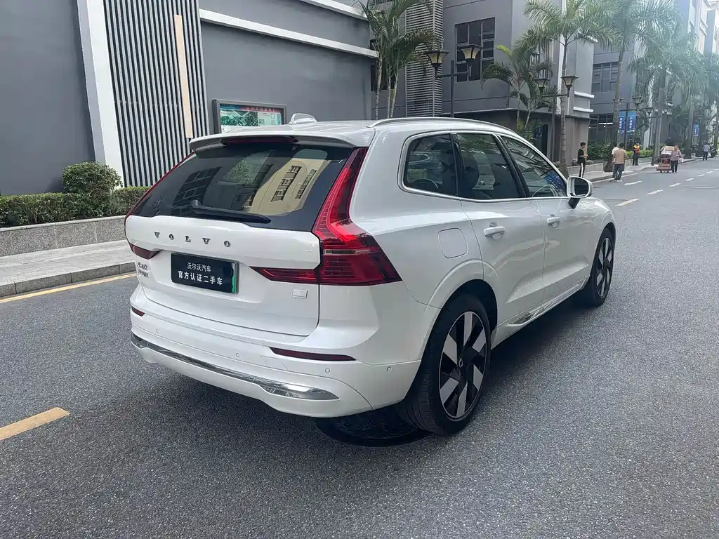 VOLVO XC60 PLUG IN HYBRID