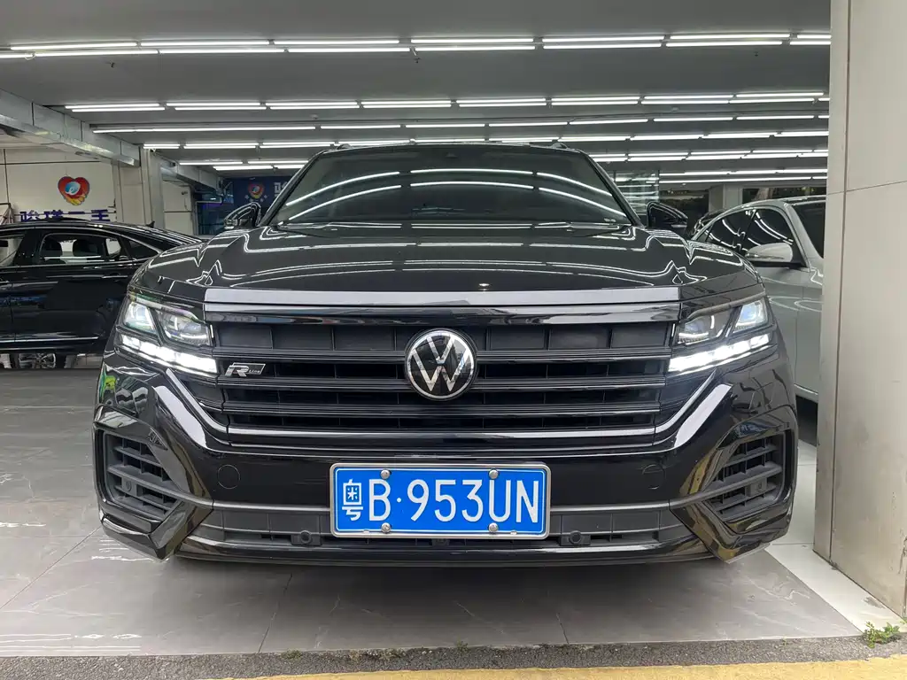 VOLKSWAGEN TOUAREG