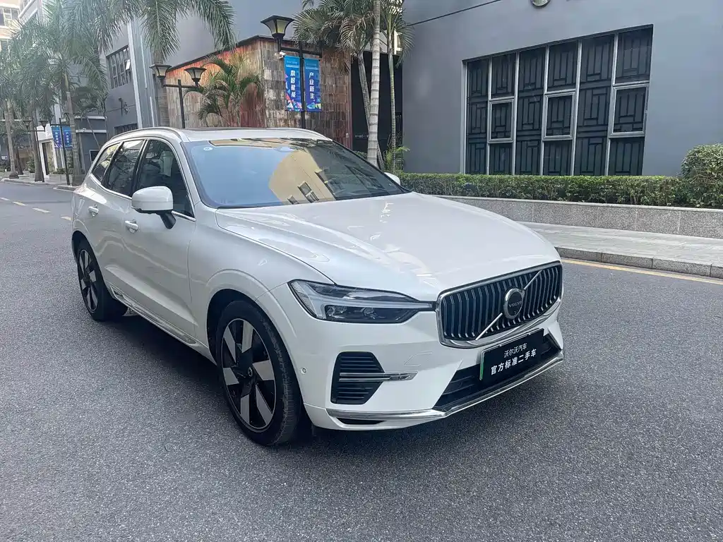 VOLVO XC60 PLUG IN HYBRID