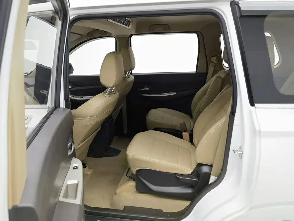 Wuling Hongguang — миниатюра 15