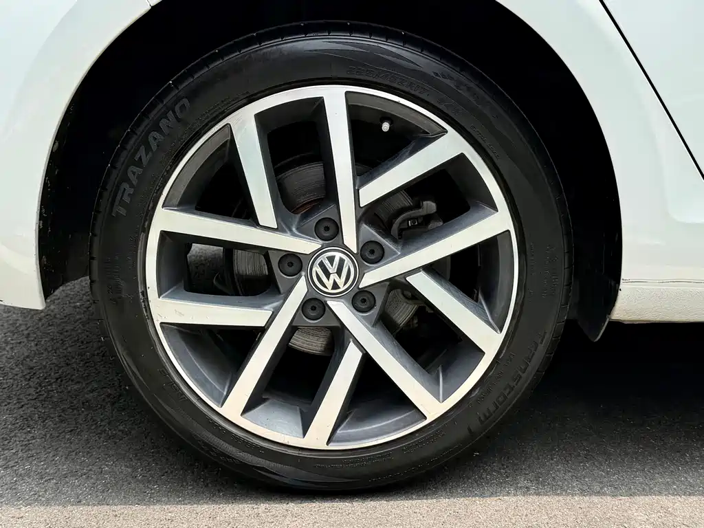 Volkswagen Golf — миниатюра 8