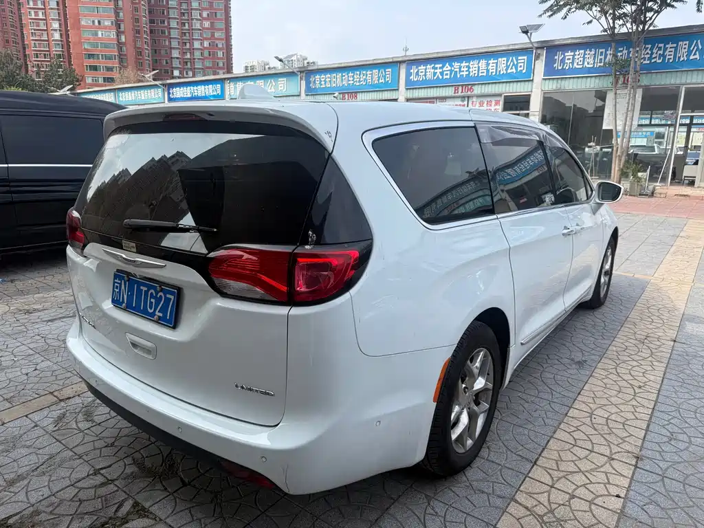 Chrysler Grand Voyager (Import) — миниатюра 11