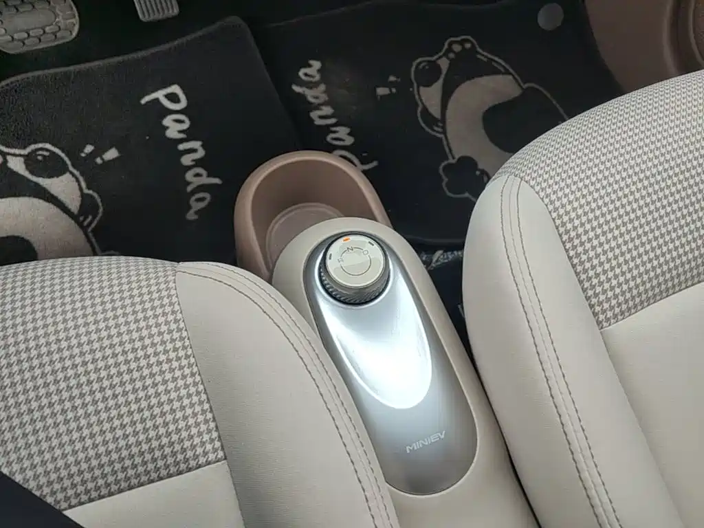 Wuling MINIEV — миниатюра 14