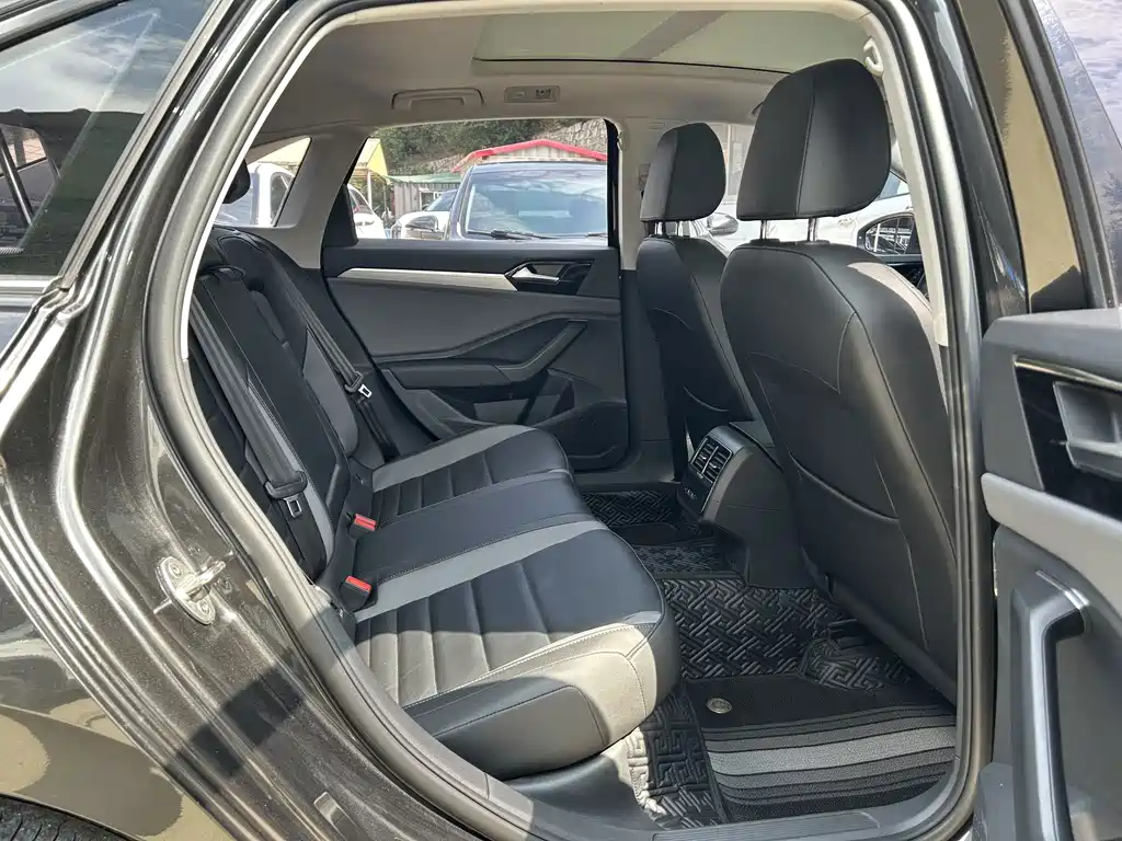 Volkswagen Sagitar — миниатюра 5