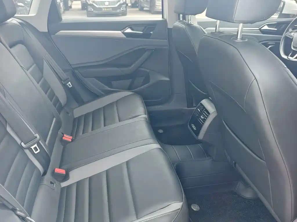 Volkswagen Sagitar — миниатюра 9