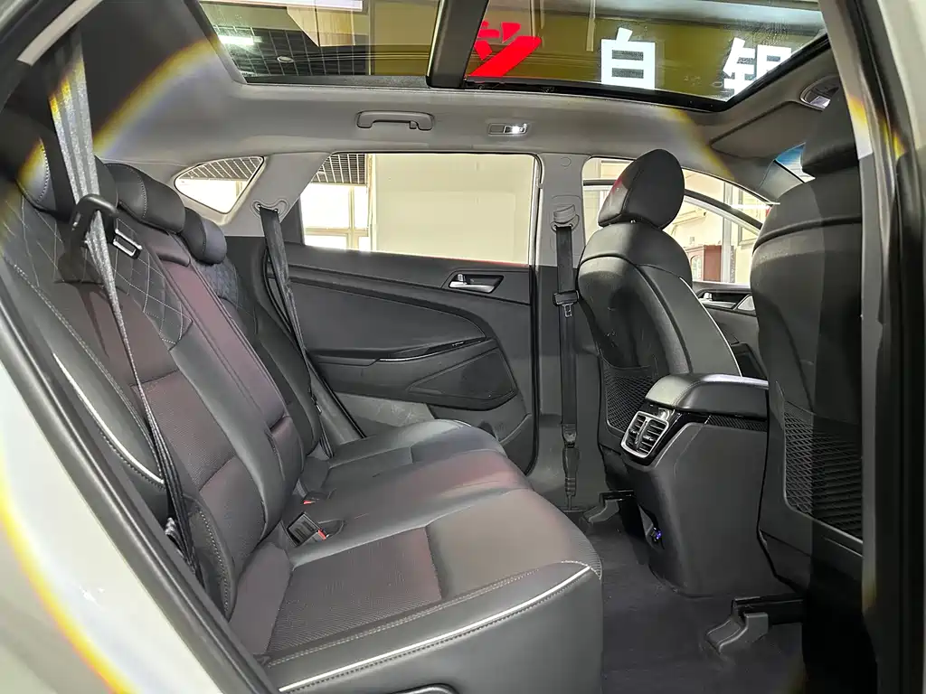 Hyundai Tucson — миниатюра 10