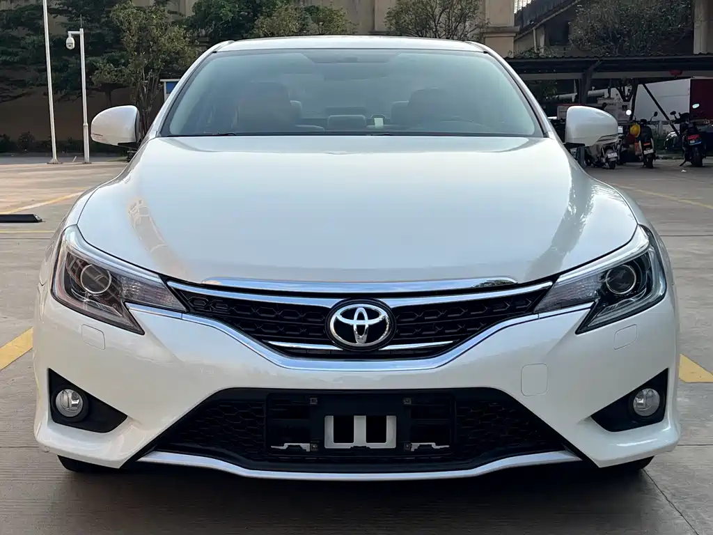 Toyota Reiz 2016