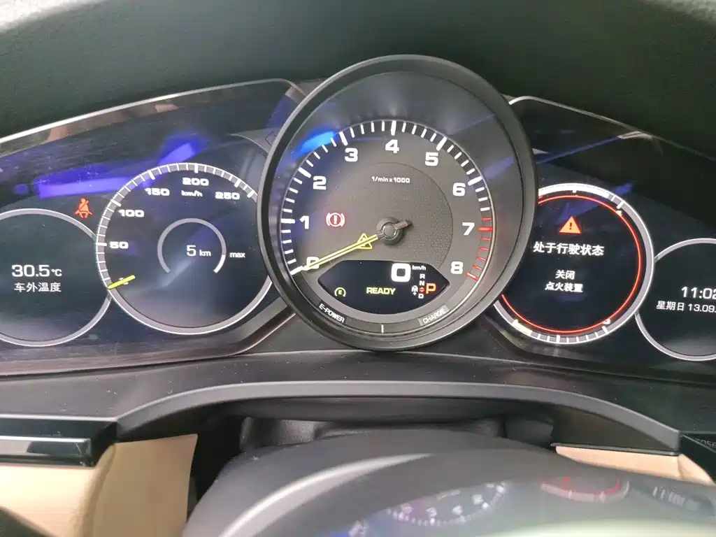 Porsche Cayenne Hybrid — миниатюра 7