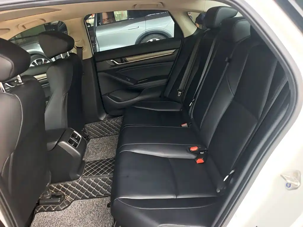 Honda Accord — миниатюра 17