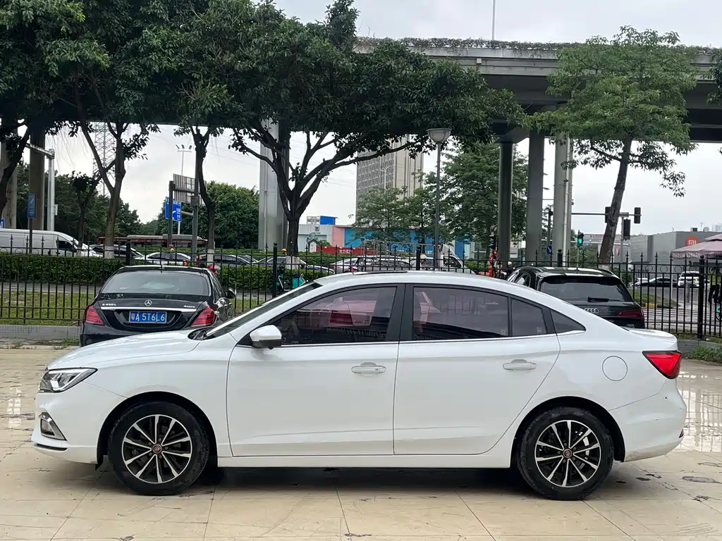 Roewe i5 2020 1.5L AT 4G Flagship