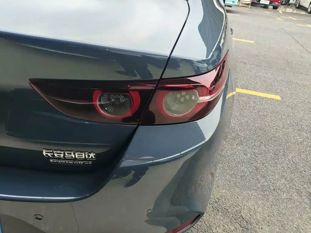 Mazda 3 Axela — миниатюра 8