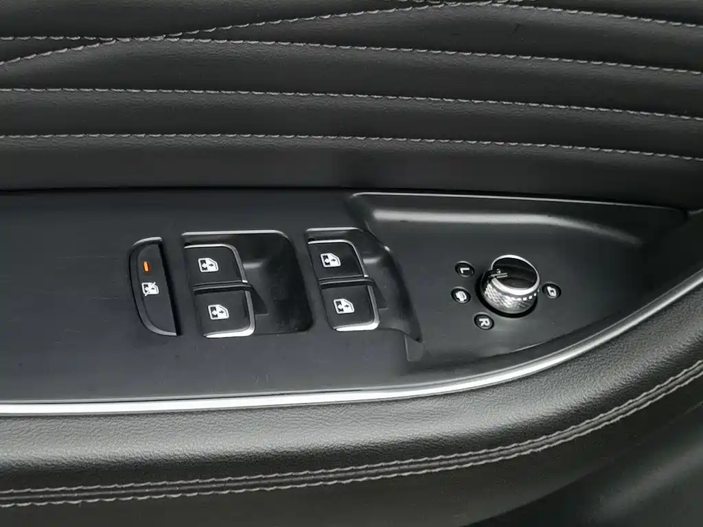Hongqi Hongqi HS5 — миниатюра 9