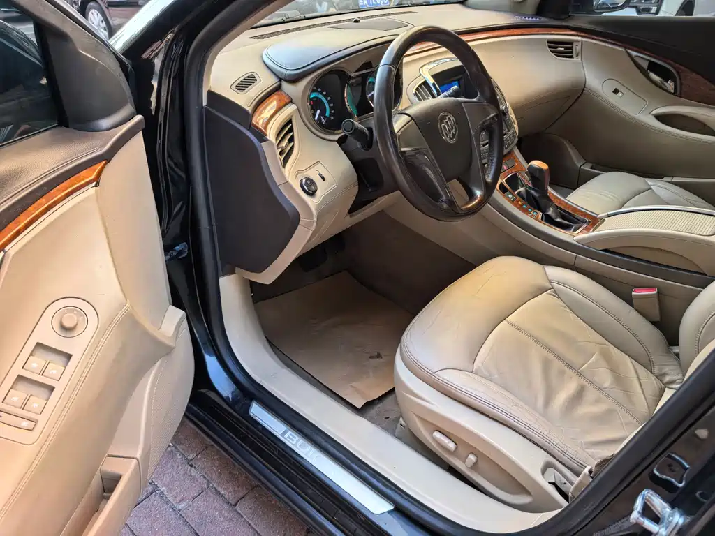 Buick LaCrosse — миниатюра 7