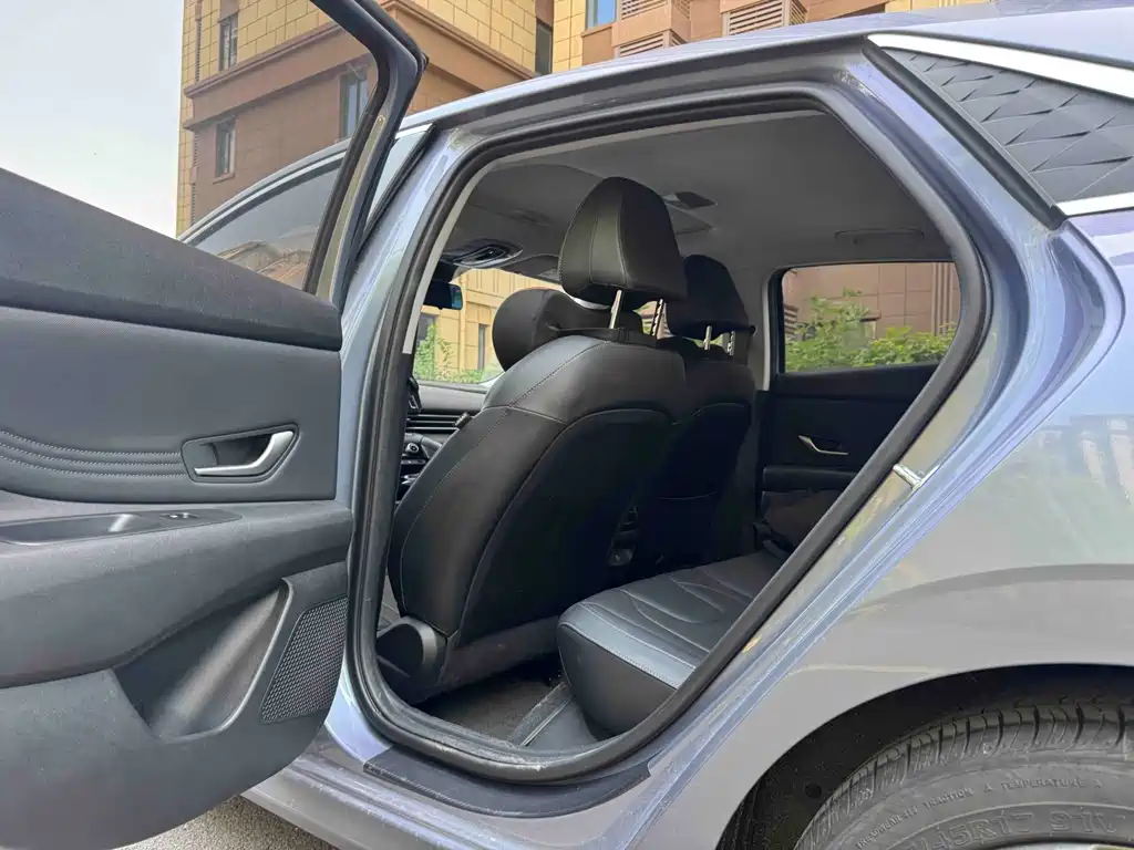 Hyundai Elantra 2023 1.5L CVT LUX Luxury
