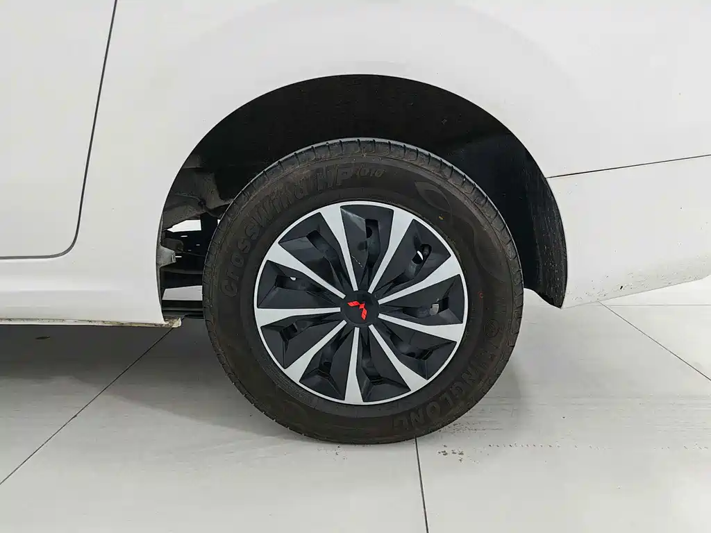 Wuling Hongguang EV — миниатюра 16
