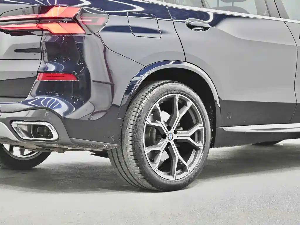 BMW X5 2023 xDrive 30Li Premium M Sport