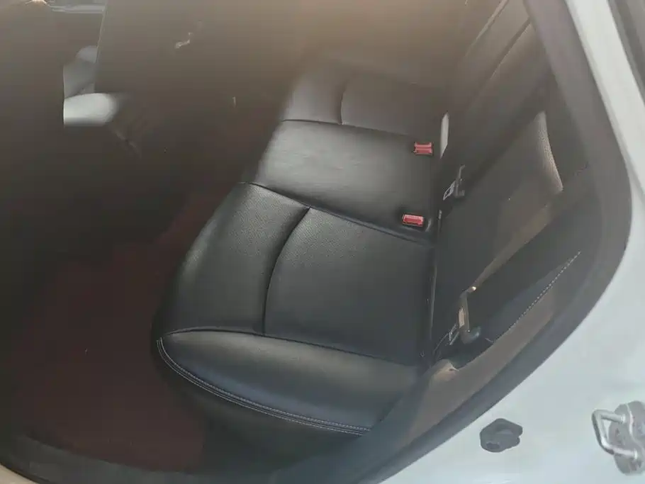 Nissan Tiida — миниатюра 11