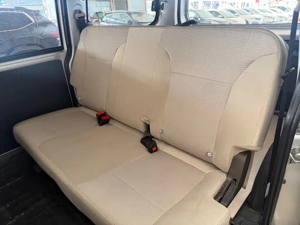 Wuling Hongguang V — миниатюра 18