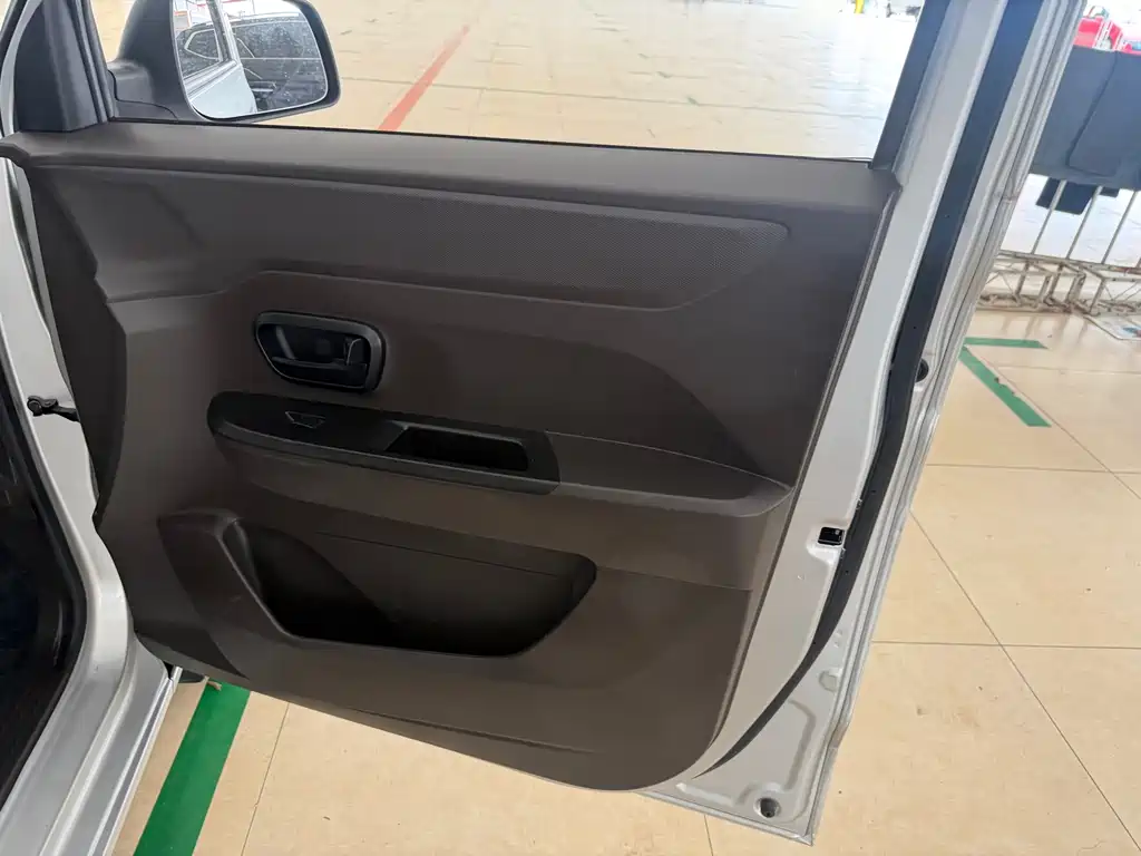 Wuling Hongguang V — миниатюра 24