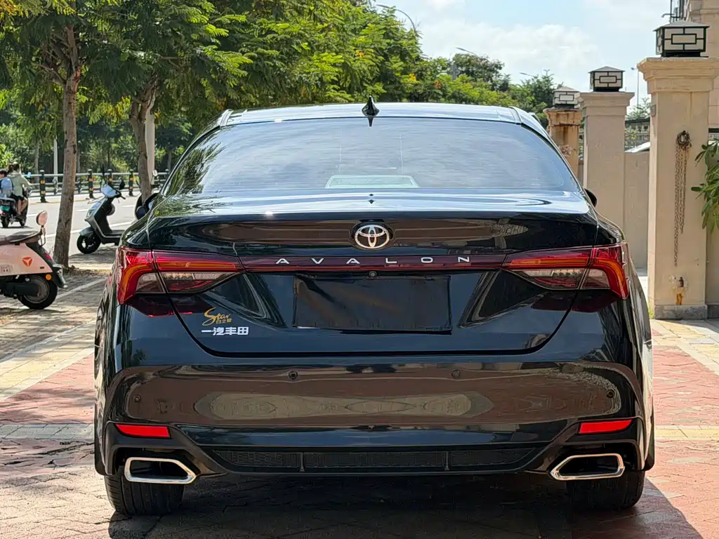 Toyota Avalon — миниатюра 8