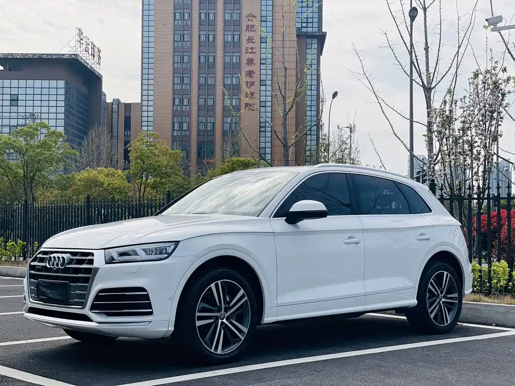 Купить Audi Q5L
