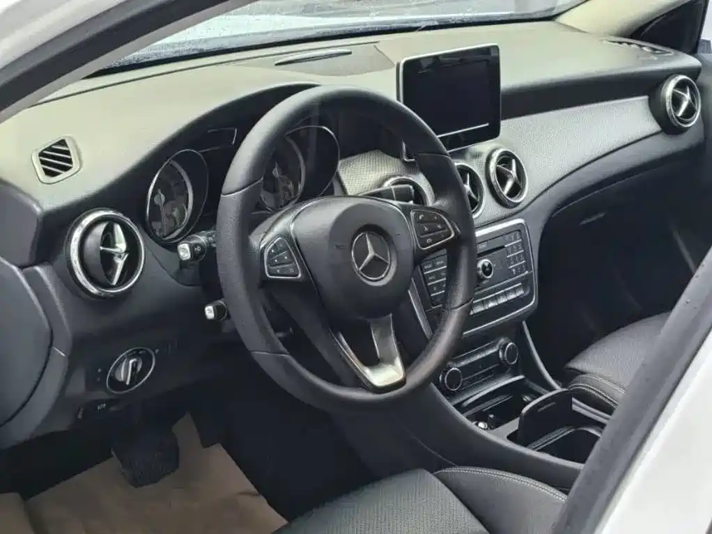 Mercedes-Benz GLA — миниатюра 6