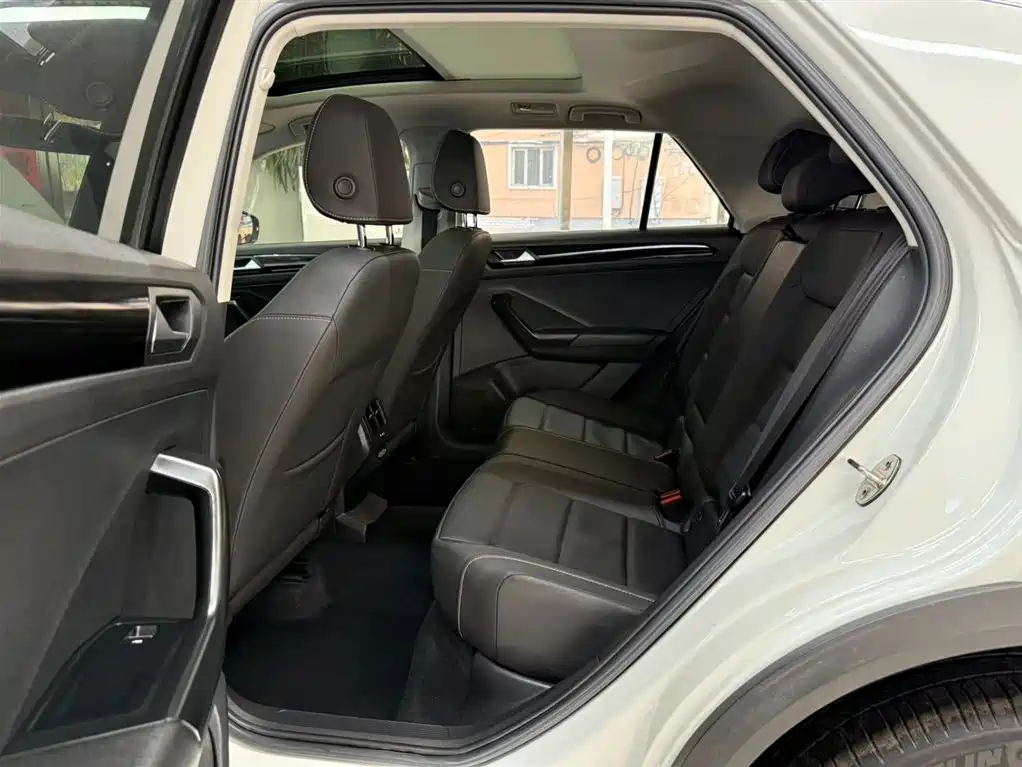 VOLKSWAGEN T ROC EXPLORING SONGS