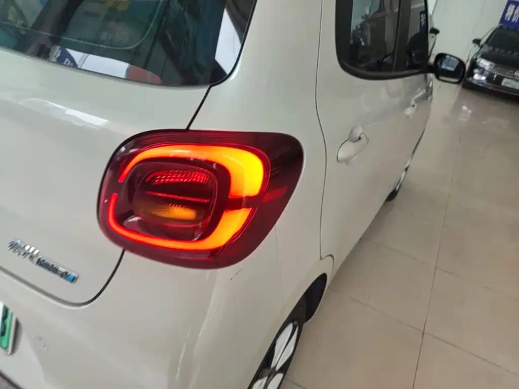 Wuling MINIEV — миниатюра 8
