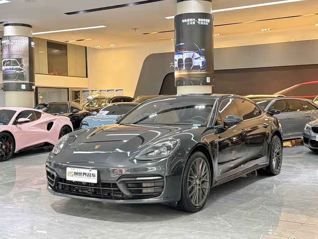 PORSCHE PANAMERA