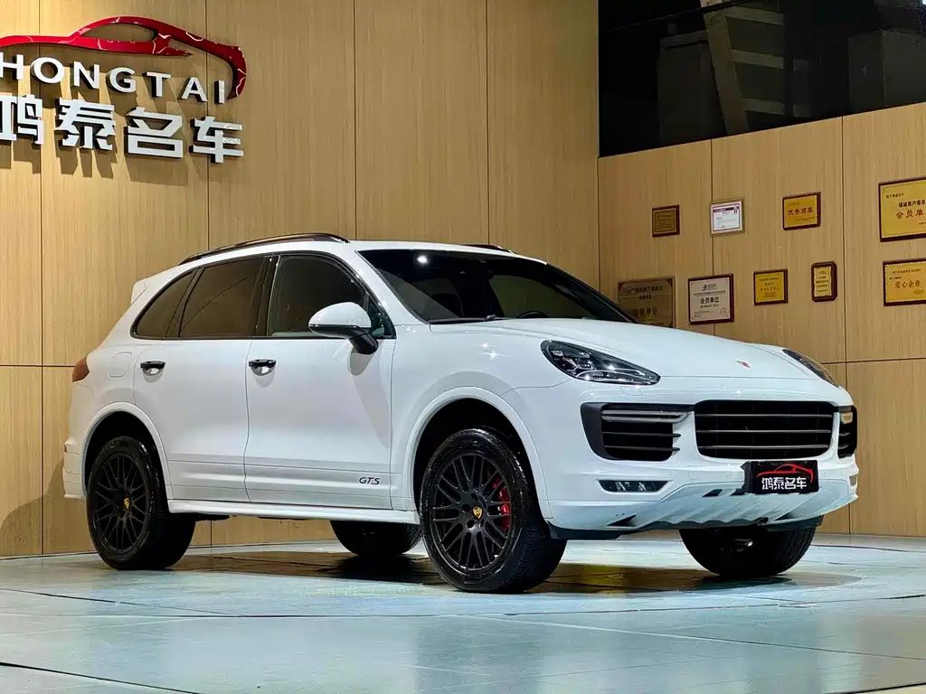 PORSCHE CAYENNE