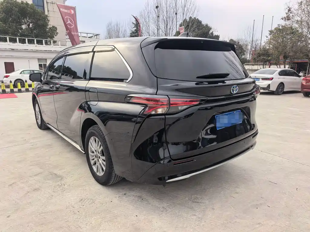 TOYOTA SIENNA