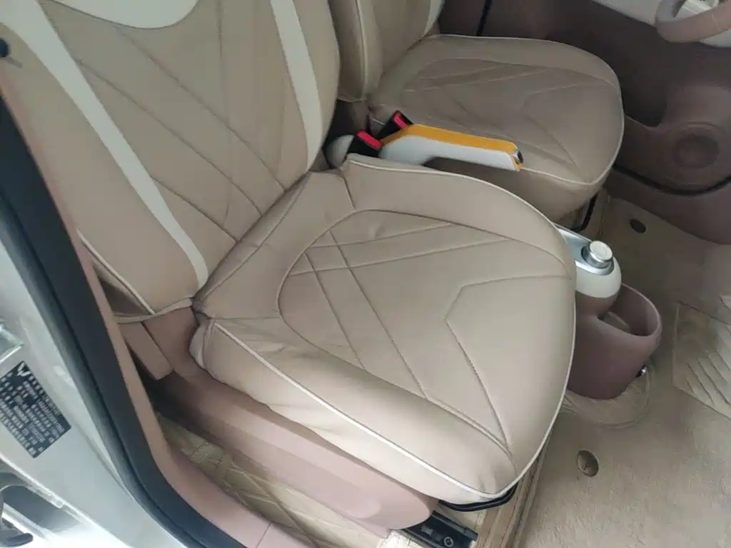 Wuling MINIEV — миниатюра 25