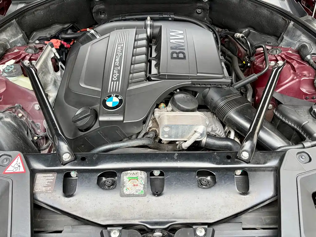 BMW 5 Series GT — миниатюра 14